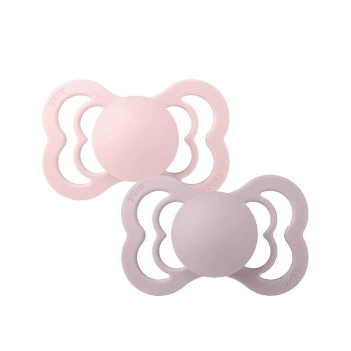 bibs-supreme-silicone-symmetrical-size-2-pack-de-2-blossom-et-dusky-lilac.jpg BIBS SUPREME SILICONE SYMMETRICAL SIZE 2 PACK DE 2 BLOSSOM ET DUSKY LILAC – Image 1